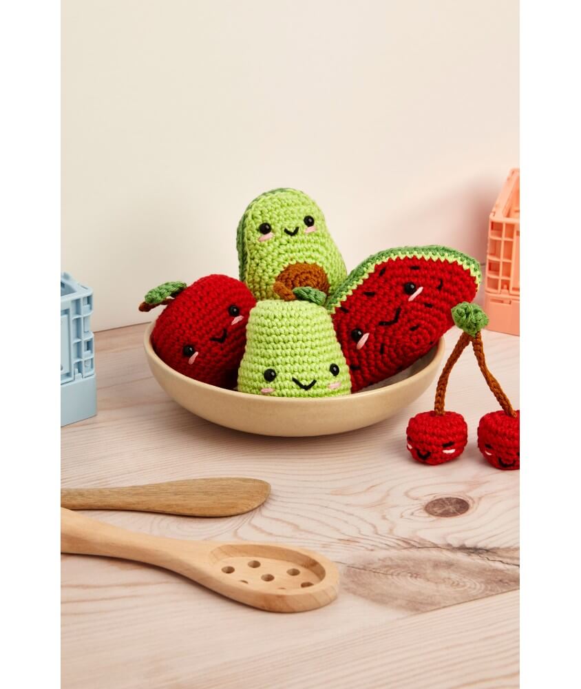 Kit Crochet Amigurumi "Nos Amis les Fruits" - DMC : Créez des Amigurumis Fruités et Colorés !