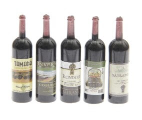 Bouteilles de vin miniatures, 5 pcs pour le monde des lutins - Rico Design