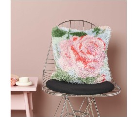 Kit de Point Noué Hooki Hooki – Coussin Rose de Rico Design : Élégance et Douceur pour Votre Intérieur